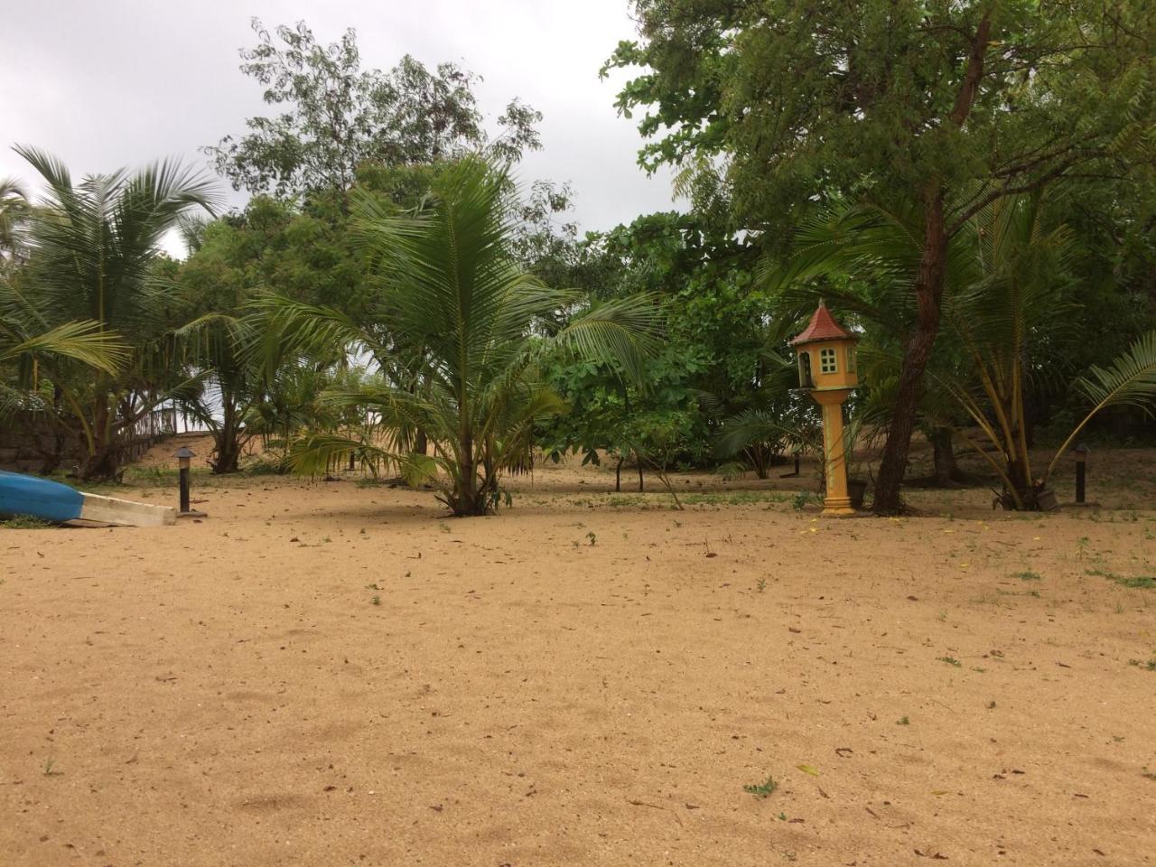 Aloha Beach Resort Tangalle Eksteriør bilde