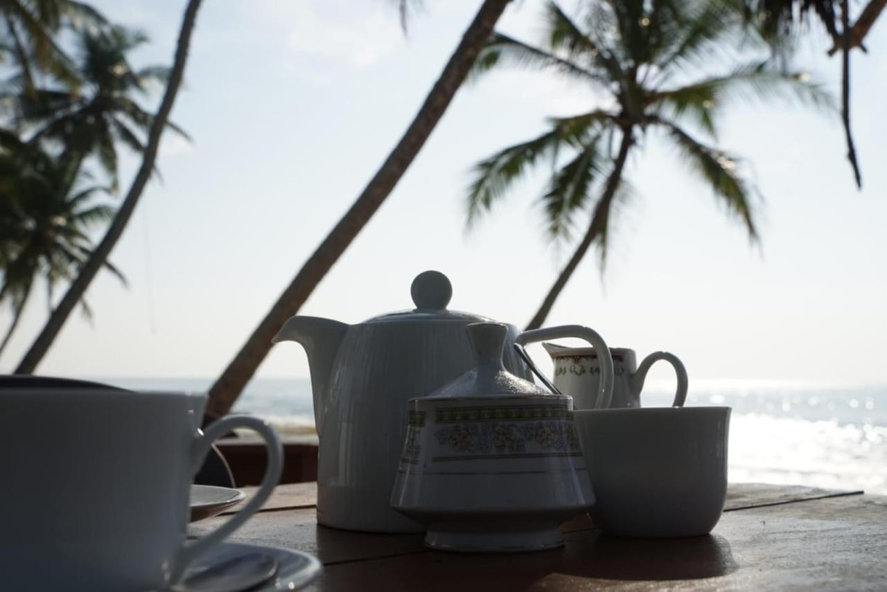 Aloha Beach Resort Tangalle Eksteriør bilde